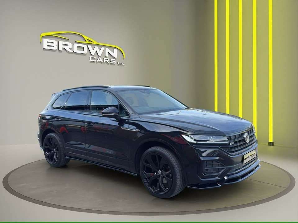 A 2019 VOLKSWAGEN TOUAREG 3.0 TDI V6 R-Line SUV 5dr Diesel Tiptronic 4Motion Euro 6 (s/s) (286 ps) A 2019 VOLKSWAGEN TOUAREG 3.0 TDI V6 R-Line SUV 5dr Diesel Tiptronic 4Motion Euro 6 (s/s) (286 ps)