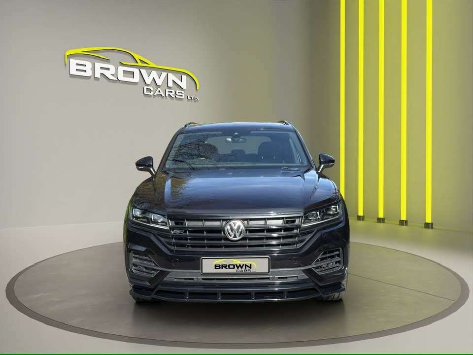 A 2019 VOLKSWAGEN TOUAREG 3.0 TDI V6 R-Line SUV 5dr Diesel Tiptronic 4Motion Euro 6 (s/s) (286 ps) A 2019 VOLKSWAGEN TOUAREG 3.0 TDI V6 R-Line SUV 5dr Diesel Tiptronic 4Motion Euro 6 (s/s) (286 ps)