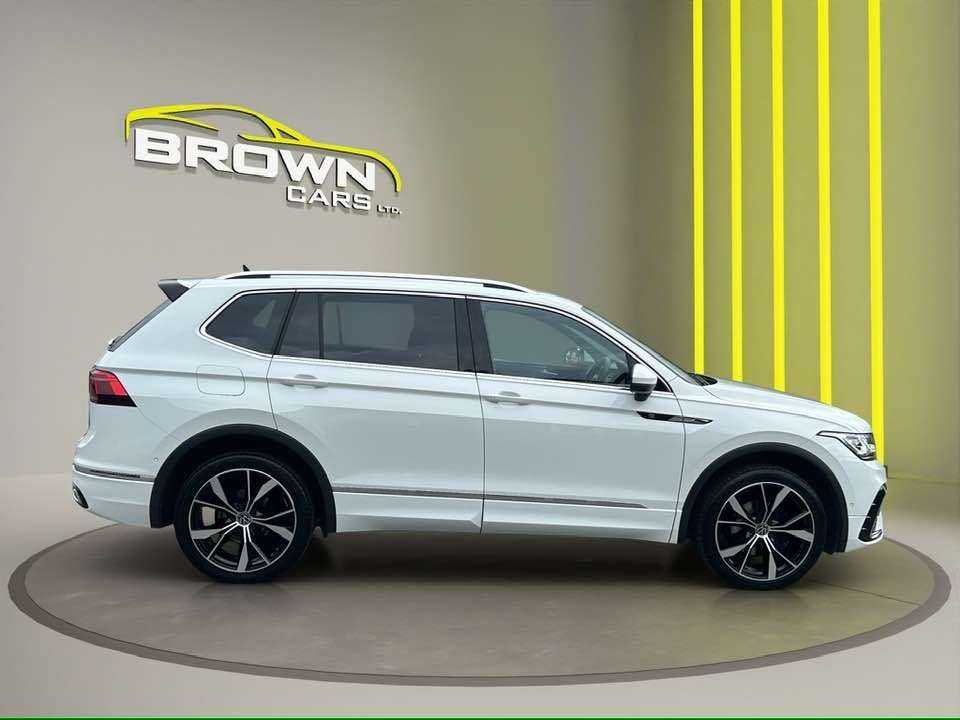 A 2022 VOLKSWAGEN TIGUAN ALLSPACE 2.0 TDI R-Line SUV 5dr Diesel DSG Euro 6 (s/s) (150 ps) A 2022 VOLKSWAGEN TIGUAN ALLSPACE 2.0 TDI R-Line SUV 5dr Diesel DSG Euro 6 (s/s) (150 ps)
