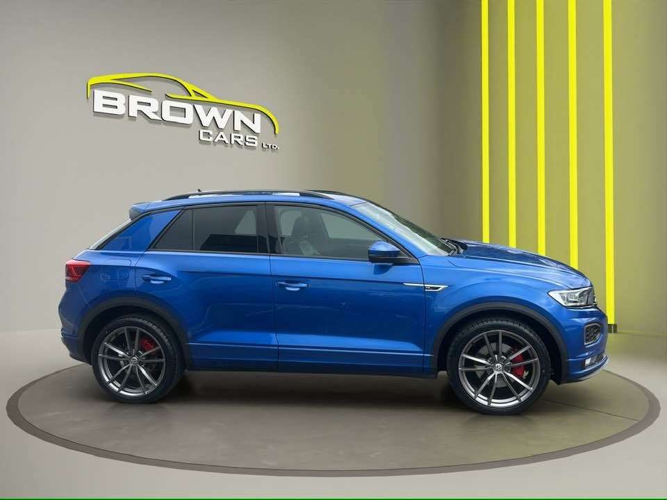 A 2019 VOLKSWAGEN T-ROC 2.0 TDI R-Line SUV 5dr Diesel Manual Euro 6 (s/s) (150 ps) A 2019 VOLKSWAGEN T-ROC 2.0 TDI R-Line SUV 5dr Diesel Manual Euro 6 (s/s) (150 ps)