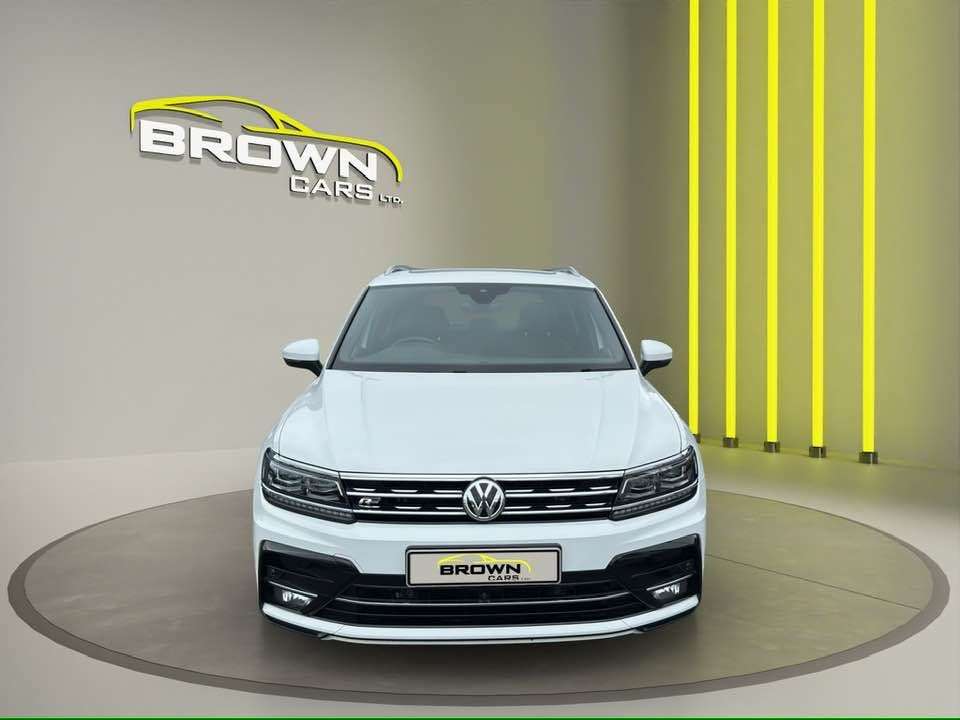 A 2020 VOLKSWAGEN TIGUAN 2.0 TDI R-Line Tech SUV 5dr Diesel DSG Euro 6 (s/s) (150 ps) A 2020 VOLKSWAGEN TIGUAN 2.0 TDI R-Line Tech SUV 5dr Diesel DSG Euro 6 (s/s) (150 ps)