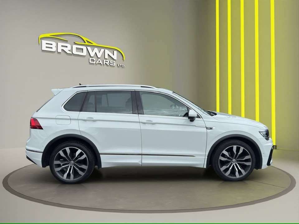 A 2020 VOLKSWAGEN TIGUAN 2.0 TDI R-Line Tech SUV 5dr Diesel DSG Euro 6 (s/s) (150 ps) A 2020 VOLKSWAGEN TIGUAN 2.0 TDI R-Line Tech SUV 5dr Diesel DSG Euro 6 (s/s) (150 ps)