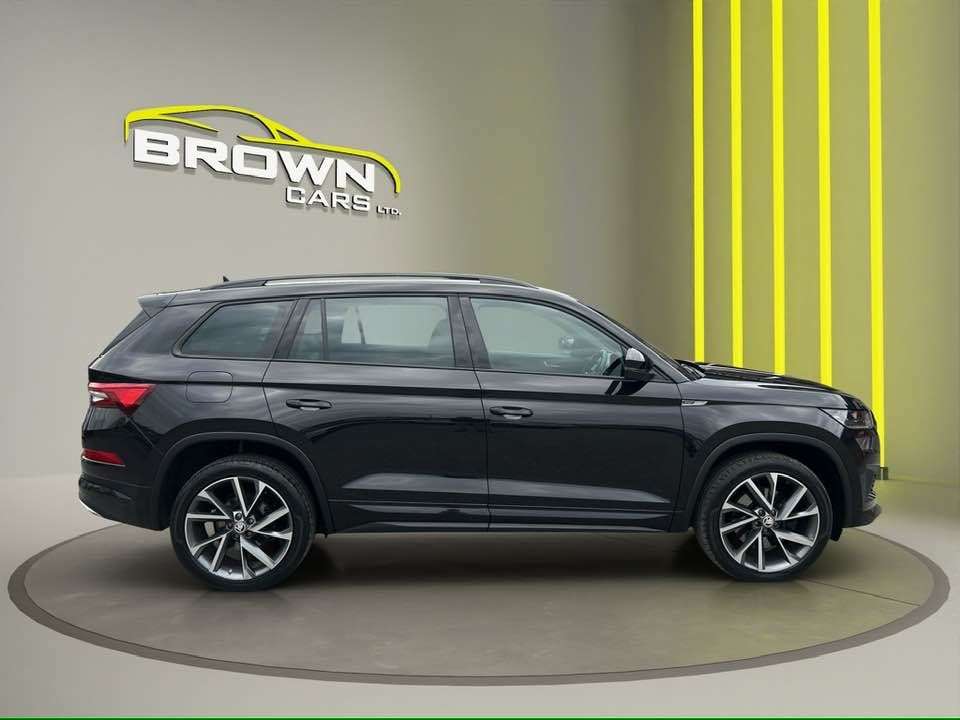 A 2021 SKODA KODIAQ 2.0 TDI SportLine SUV 5dr Diesel DSG 4WD Euro 6 (s/s) (7 Seat) (200 ps) A 2021 SKODA KODIAQ 2.0 TDI SportLine SUV 5dr Diesel DSG 4WD Euro 6 (s/s) (7 Seat) (200 ps)