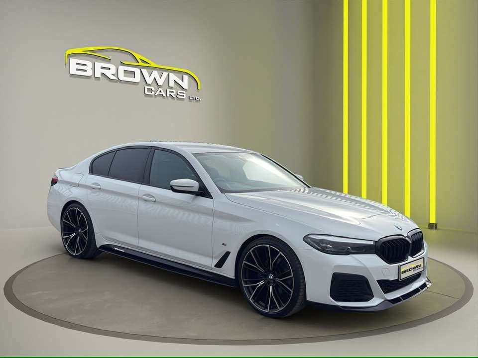 A 2021 BMW 5 SERIES 2.0 520d MHT M Sport Saloon 4dr Diesel Hybrid Steptronic Euro 6 (s/s) (190 A 2021 BMW 5 SERIES 2.0 520d MHT M Sport Saloon 4dr Diesel Hybrid Steptronic Euro 6 (s/s) (190