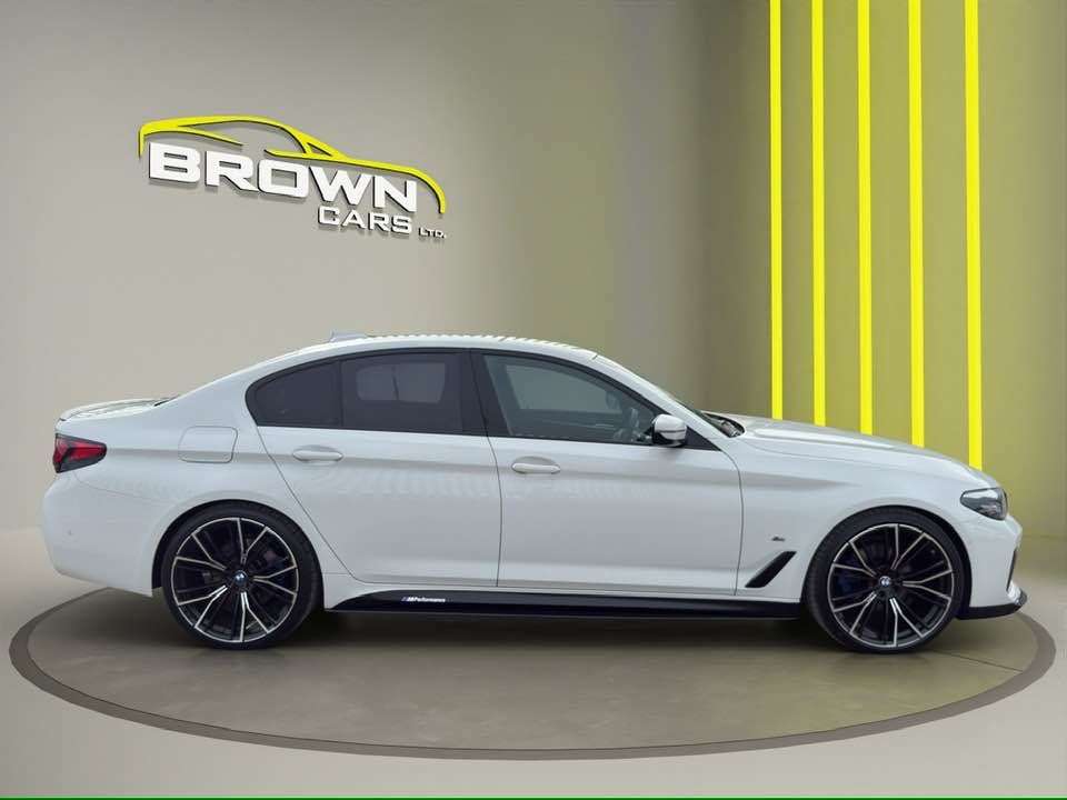 A 2021 BMW 5 SERIES 2.0 520d MHT M Sport Saloon 4dr Diesel Hybrid Steptronic Euro 6 (s/s) (190 A 2021 BMW 5 SERIES 2.0 520d MHT M Sport Saloon 4dr Diesel Hybrid Steptronic Euro 6 (s/s) (190