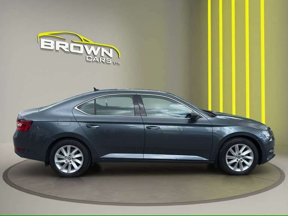 A 2022 SKODA SUPERB 2.0 TDI SE Hatchback 5dr Diesel DSG Euro 6 (s/s) (122 ps) A 2022 SKODA SUPERB 2.0 TDI SE Hatchback 5dr Diesel DSG Euro 6 (s/s) (122 ps)