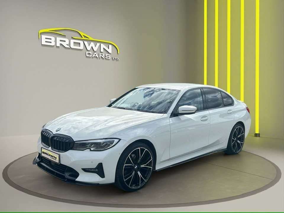 A 2019 BMW 3 SERIES 2.0 320d Sport Saloon 4dr Diesel Auto xDrive Euro 6 (s/s) (190 ps) A 2019 BMW 3 SERIES 2.0 320d Sport Saloon 4dr Diesel Auto xDrive Euro 6 (s/s) (190 ps)