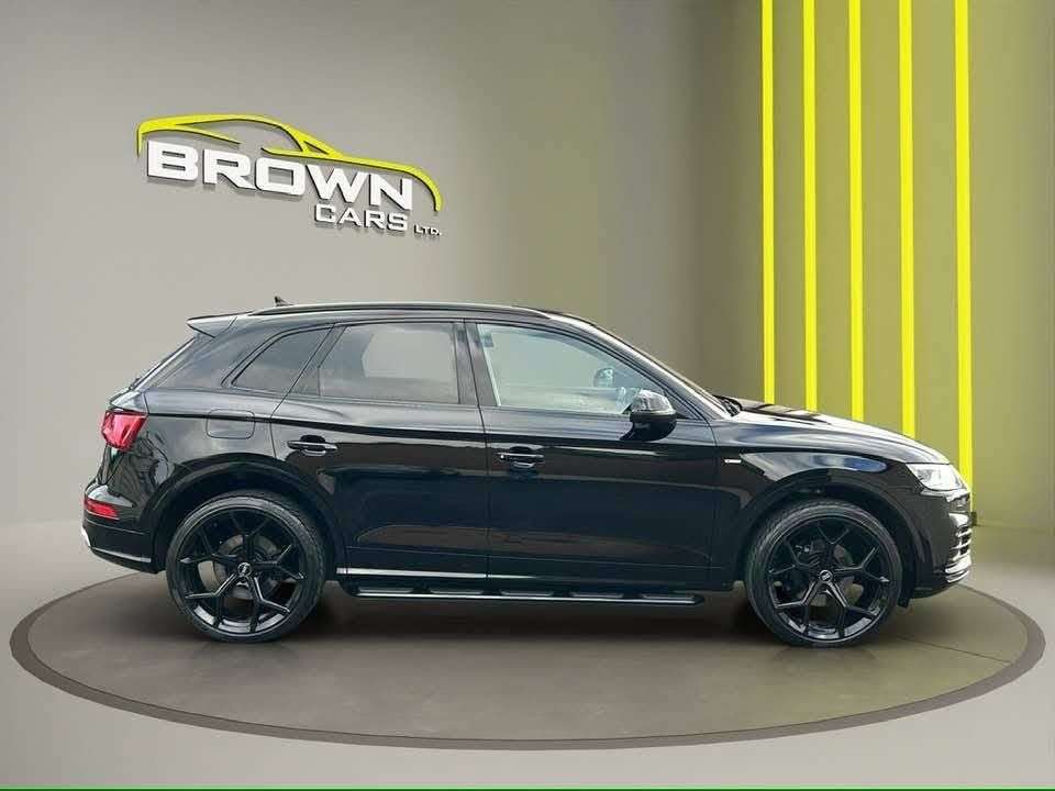 A 2019 AUDI Q5 2.0 TDI 40 S line SUV 5dr Diesel S Tronic quattro Euro 6 (s/s) (190 ps) A 2019 AUDI Q5 2.0 TDI 40 S line SUV 5dr Diesel S Tronic quattro Euro 6 (s/s) (190 ps)