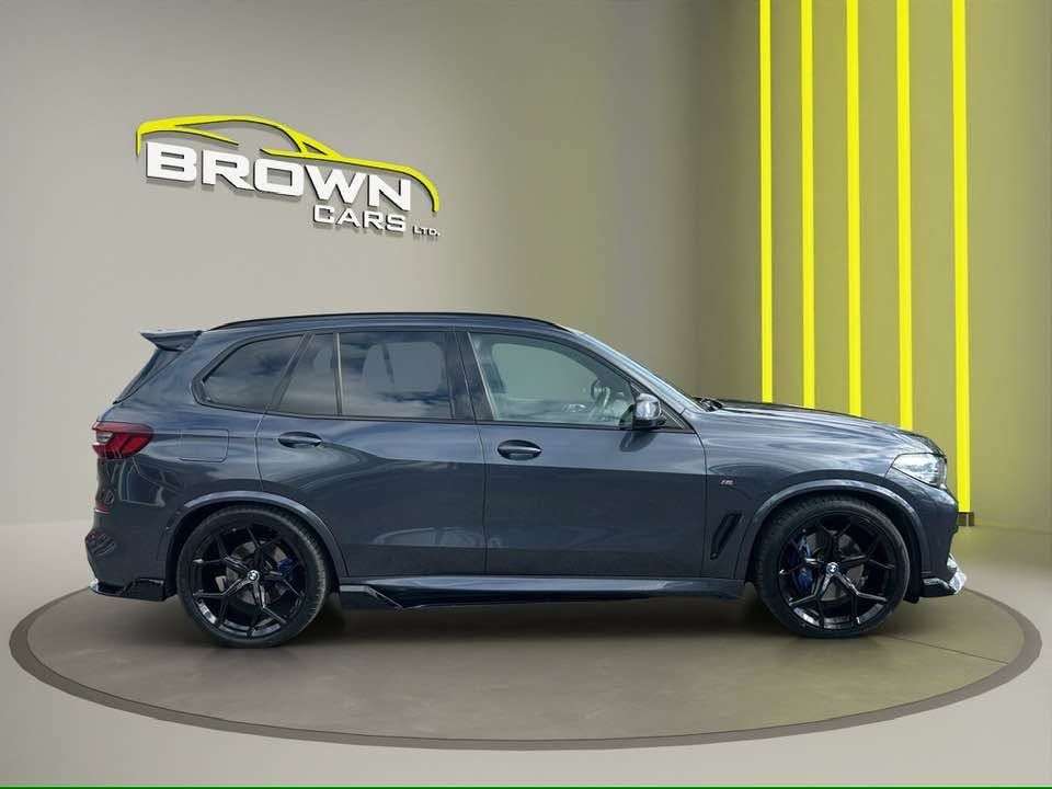 A 2022 BMW X5 3.0 30d MHT M Sport SUV 5dr Diesel Hybrid Auto xDrive Euro 6 (s/s) (286 ps) A 2022 BMW X5 3.0 30d MHT M Sport SUV 5dr Diesel Hybrid Auto xDrive Euro 6 (s/s) (286 ps)
