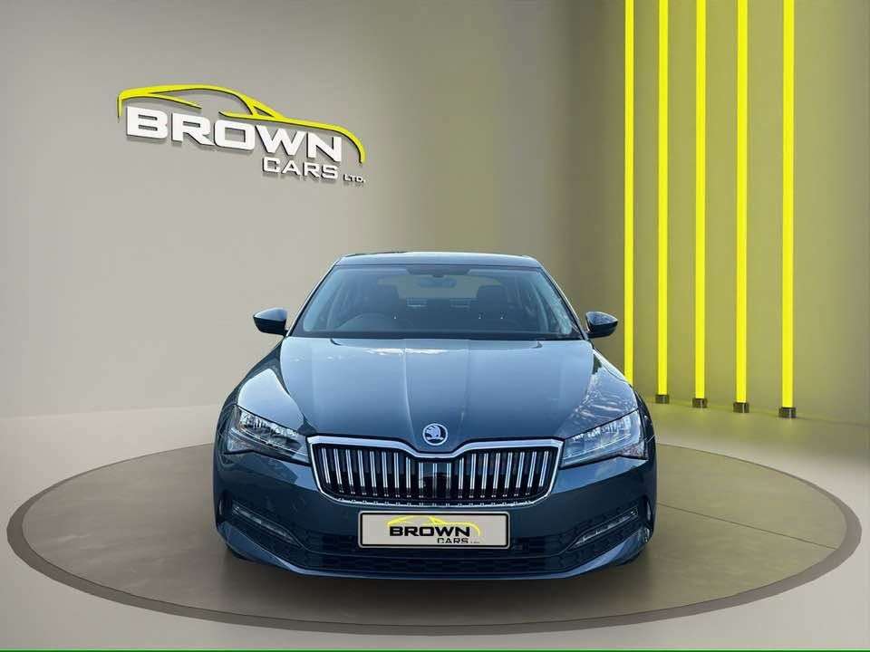 A 2022 SKODA SUPERB 2.0 TDI SE Hatchback 5dr Diesel DSG Euro 6 (s/s) (122 ps) A 2022 SKODA SUPERB 2.0 TDI SE Hatchback 5dr Diesel DSG Euro 6 (s/s) (122 ps)