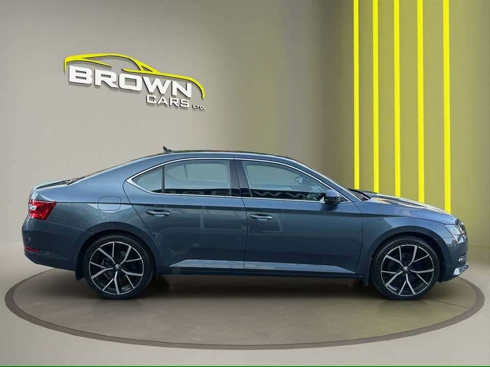 A 2022 SKODA SUPERB 2.0 TDI SE Hatchback 5dr Diesel DSG Euro 6 (s/s) (122 ps) A 2022 SKODA SUPERB 2.0 TDI SE Hatchback 5dr Diesel DSG Euro 6 (s/s) (122 ps)