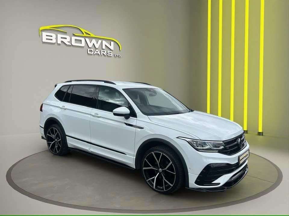 A 2022 VOLKSWAGEN TIGUAN ALLSPACE 2.0 TDI R-Line SUV 5dr Diesel DSG Euro 6 (s/s) (150 ps) A 2022 VOLKSWAGEN TIGUAN ALLSPACE 2.0 TDI R-Line SUV 5dr Diesel DSG Euro 6 (s/s) (150 ps)