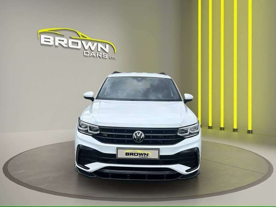 A 2022 VOLKSWAGEN TIGUAN ALLSPACE 2.0 TDI R-Line SUV 5dr Diesel DSG Euro 6 (s/s) (150 ps) A 2022 VOLKSWAGEN TIGUAN ALLSPACE 2.0 TDI R-Line SUV 5dr Diesel DSG Euro 6 (s/s) (150 ps)