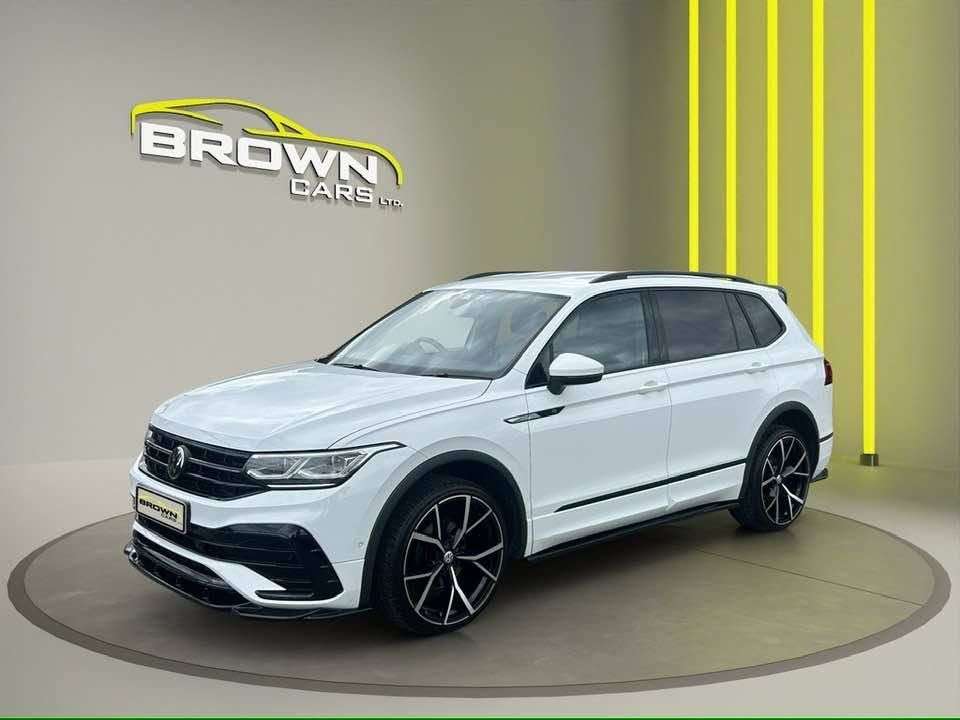 A 2022 VOLKSWAGEN TIGUAN ALLSPACE 2.0 TDI R-Line SUV 5dr Diesel DSG Euro 6 (s/s) (150 ps) A 2022 VOLKSWAGEN TIGUAN ALLSPACE 2.0 TDI R-Line SUV 5dr Diesel DSG Euro 6 (s/s) (150 ps)
