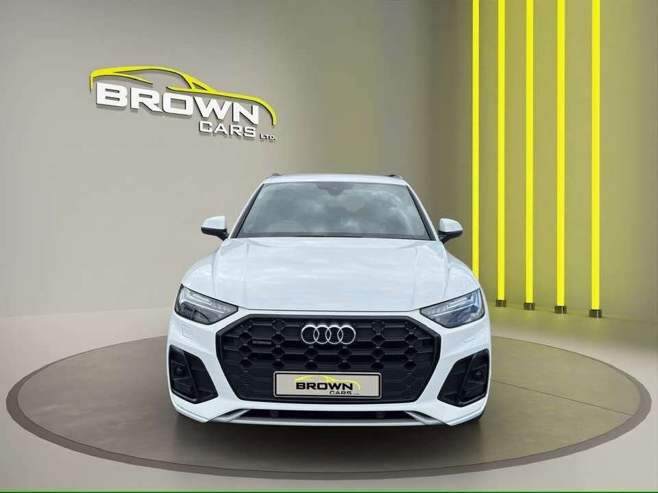 A 2022 AUDI Q5 2.0 TDI 40 S line SUV 5dr Diesel S Tronic quattro Euro 6 (s/s) (204 ps) A 2022 AUDI Q5 2.0 TDI 40 S line SUV 5dr Diesel S Tronic quattro Euro 6 (s/s) (204 ps)