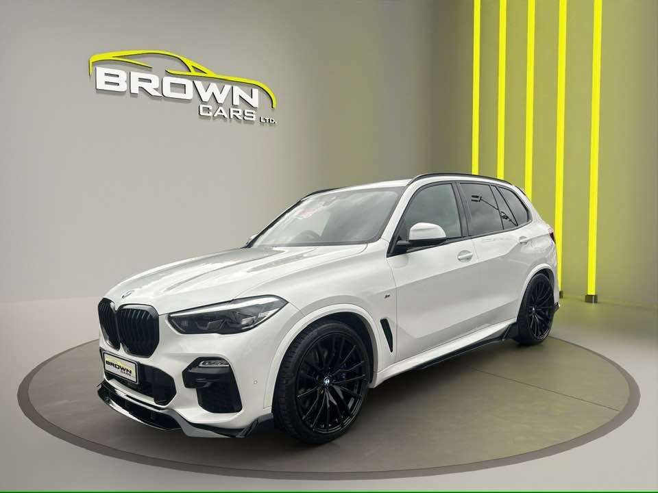 A 2021 BMW X5 3.0 40d MHT M Sport SUV 5dr Diesel Hybrid Auto xDrive Euro 6 (s/s) (340 ps) A 2021 BMW X5 3.0 40d MHT M Sport SUV 5dr Diesel Hybrid Auto xDrive Euro 6 (s/s) (340 ps)
