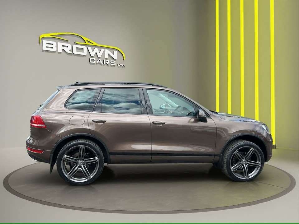 A 2012 VOLKSWAGEN TOUAREG 3.0 TDI V6 BlueMotion Tech SE SUV 5dr Diesel Tiptronic 4WD Euro 5 (s/s) (24 A 2012 VOLKSWAGEN TOUAREG 3.0 TDI V6 BlueMotion Tech SE SUV 5dr Diesel Tiptronic 4WD Euro 5 (s/s) (24