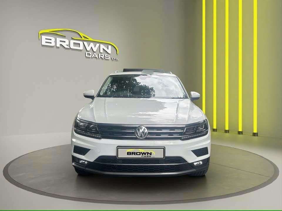 A 2020 VOLKSWAGEN TIGUAN 2.0 TDI SEL SUV 5dr Diesel DSG 4Motion Euro 6 (s/s) (190 ps) A 2020 VOLKSWAGEN TIGUAN 2.0 TDI SEL SUV 5dr Diesel DSG 4Motion Euro 6 (s/s) (190 ps)