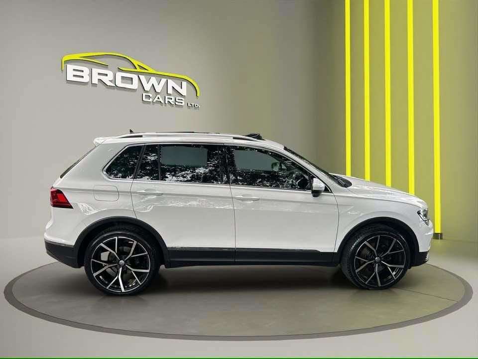 A 2020 VOLKSWAGEN TIGUAN 2.0 TDI SEL SUV 5dr Diesel DSG 4Motion Euro 6 (s/s) (190 ps) A 2020 VOLKSWAGEN TIGUAN 2.0 TDI SEL SUV 5dr Diesel DSG 4Motion Euro 6 (s/s) (190 ps)