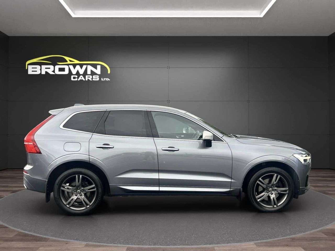 A 2017 VOLVO XC60 2.0 D4 R-Design SUV 5dr Diesel Auto AWD Euro 6 (s/s) (190 ps) A 2017 VOLVO XC60 2.0 D4 R-Design SUV 5dr Diesel Auto AWD Euro 6 (s/s) (190 ps)