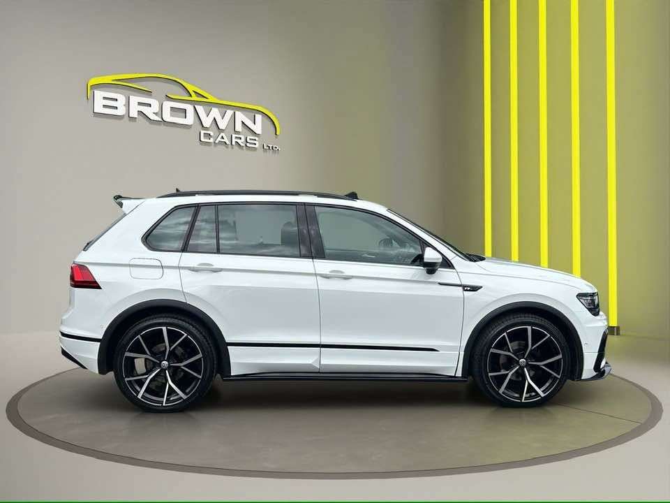 A 2020 VOLKSWAGEN TIGUAN 2.0 TDI R-Line Tech SUV 5dr Diesel Manual Euro 6 (s/s) (150 ps) A 2020 VOLKSWAGEN TIGUAN 2.0 TDI R-Line Tech SUV 5dr Diesel Manual Euro 6 (s/s) (150 ps)