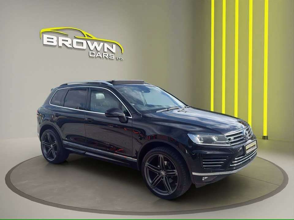A 2017 VOLKSWAGEN TOUAREG 3.0 TDI V6 BlueMotion Tech R-Line Plus SUV 5dr Diesel Tiptronic 4WD Euro 6 A 2017 VOLKSWAGEN TOUAREG 3.0 TDI V6 BlueMotion Tech R-Line Plus SUV 5dr Diesel Tiptronic 4WD Euro 6
