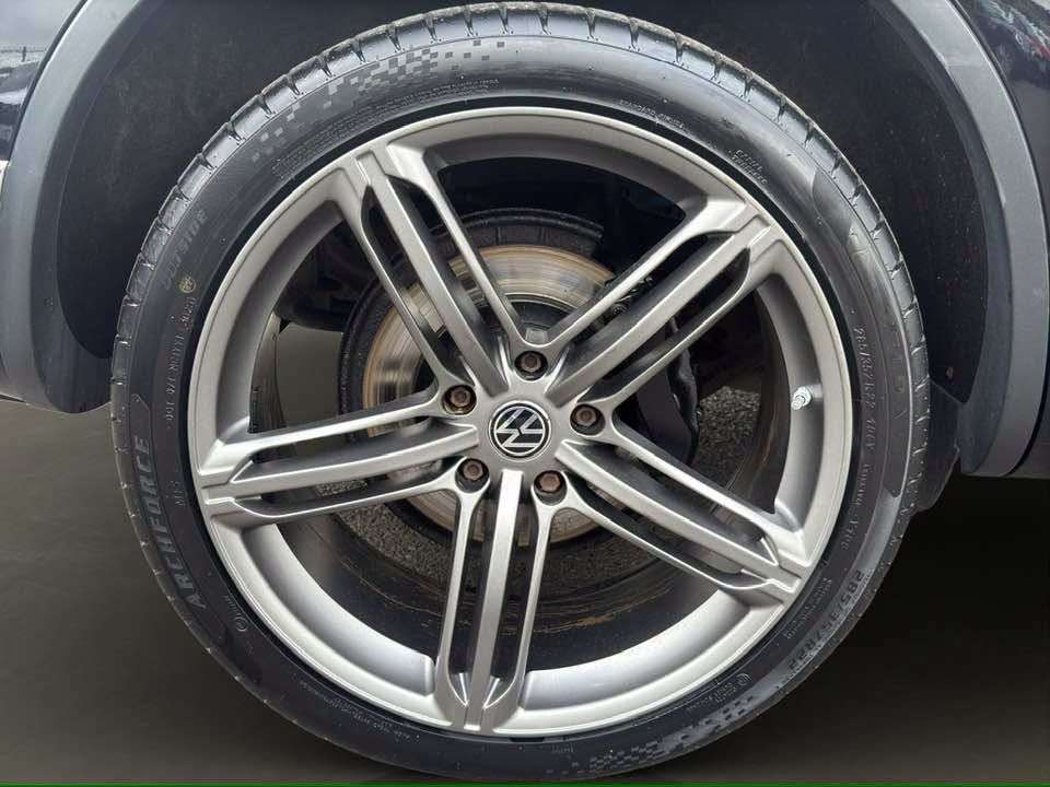 2017 VOLKSWAGEN TOUAREG 2017 VOLKSWAGEN TOUAREG