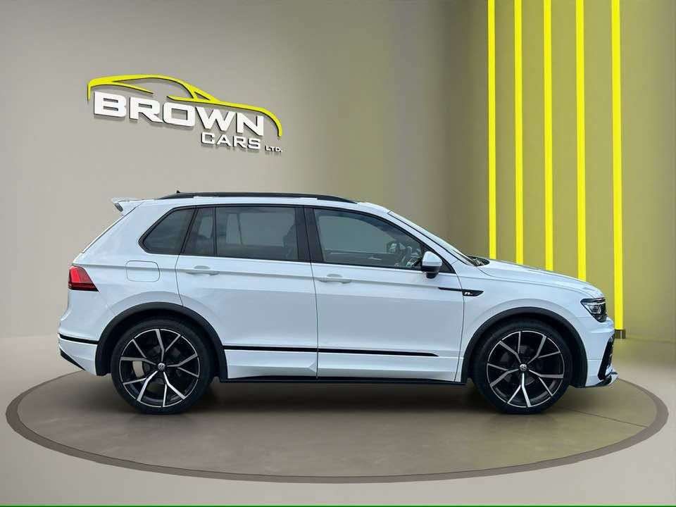 A 2018 VOLKSWAGEN TIGUAN 2.0 TDI R-Line SUV 5dr Diesel DSG Euro 6 (s/s) (150 ps) A 2018 VOLKSWAGEN TIGUAN 2.0 TDI R-Line SUV 5dr Diesel DSG Euro 6 (s/s) (150 ps)