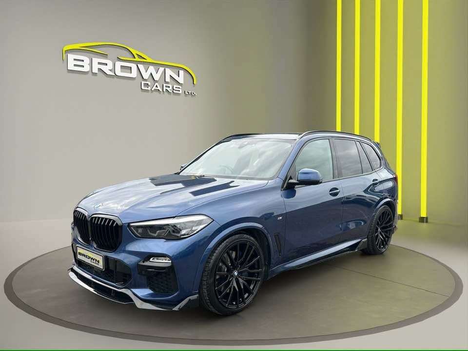 A 2020 BMW X5 3.0 30d MHT M Sport SUV 5dr Diesel Hybrid Auto xDrive Euro 6 (s/s) (286 ps) A 2020 BMW X5 3.0 30d MHT M Sport SUV 5dr Diesel Hybrid Auto xDrive Euro 6 (s/s) (286 ps)
