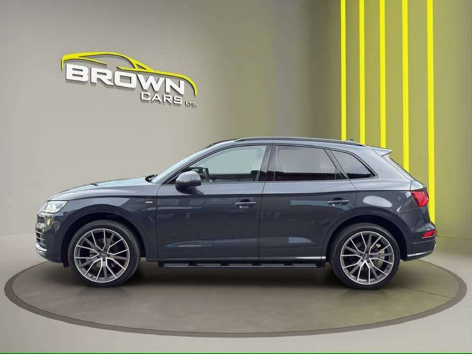 A 2019 AUDI Q5 2.0 TDI 40 S line SUV 5dr Diesel S Tronic quattro Euro 6 (s/s) (190 ps) A 2019 AUDI Q5 2.0 TDI 40 S line SUV 5dr Diesel S Tronic quattro Euro 6 (s/s) (190 ps)