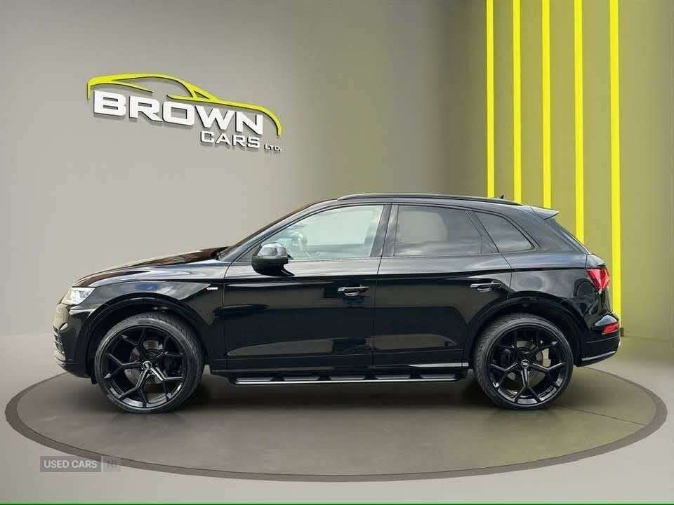 A 2019 AUDI Q5 2.0 TDI 40 S line SUV 5dr Diesel S Tronic quattro Euro 6 (s/s) (190 ps) A 2019 AUDI Q5 2.0 TDI 40 S line SUV 5dr Diesel S Tronic quattro Euro 6 (s/s) (190 ps)
