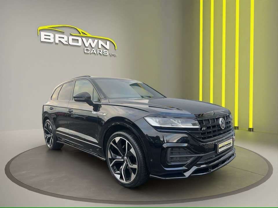 A 2019 VOLKSWAGEN TOUAREG 3.0 TDI V6 R-Line SUV 5dr Diesel Tiptronic 4Motion Euro 6 (s/s) (286 ps) A 2019 VOLKSWAGEN TOUAREG 3.0 TDI V6 R-Line SUV 5dr Diesel Tiptronic 4Motion Euro 6 (s/s) (286 ps)