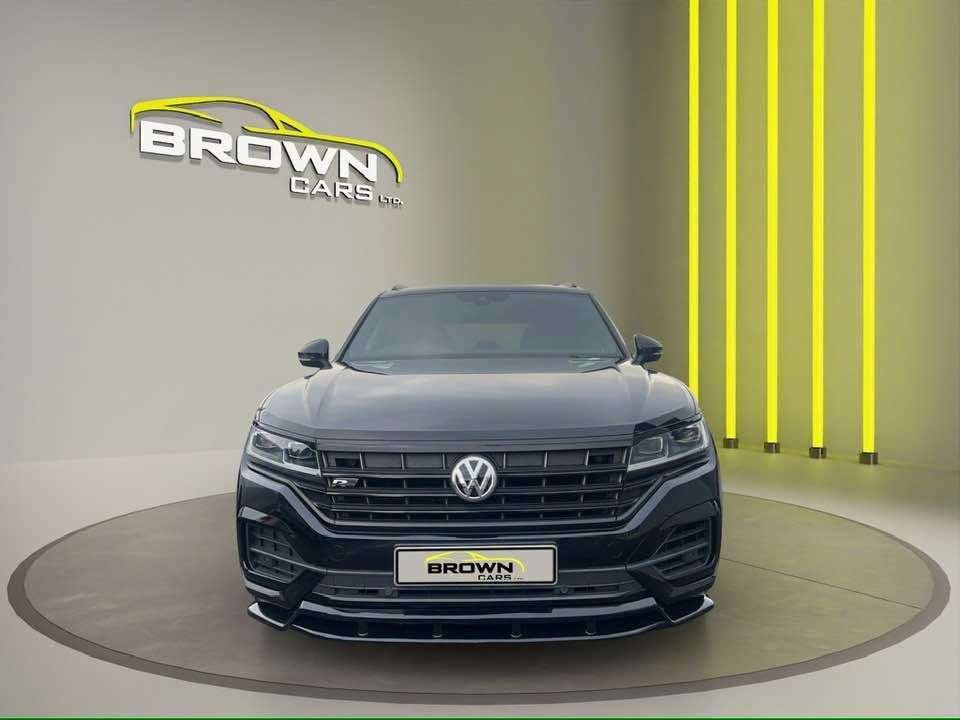 A 2019 VOLKSWAGEN TOUAREG 3.0 TDI V6 R-Line SUV 5dr Diesel Tiptronic 4Motion Euro 6 (s/s) (286 ps) A 2019 VOLKSWAGEN TOUAREG 3.0 TDI V6 R-Line SUV 5dr Diesel Tiptronic 4Motion Euro 6 (s/s) (286 ps)