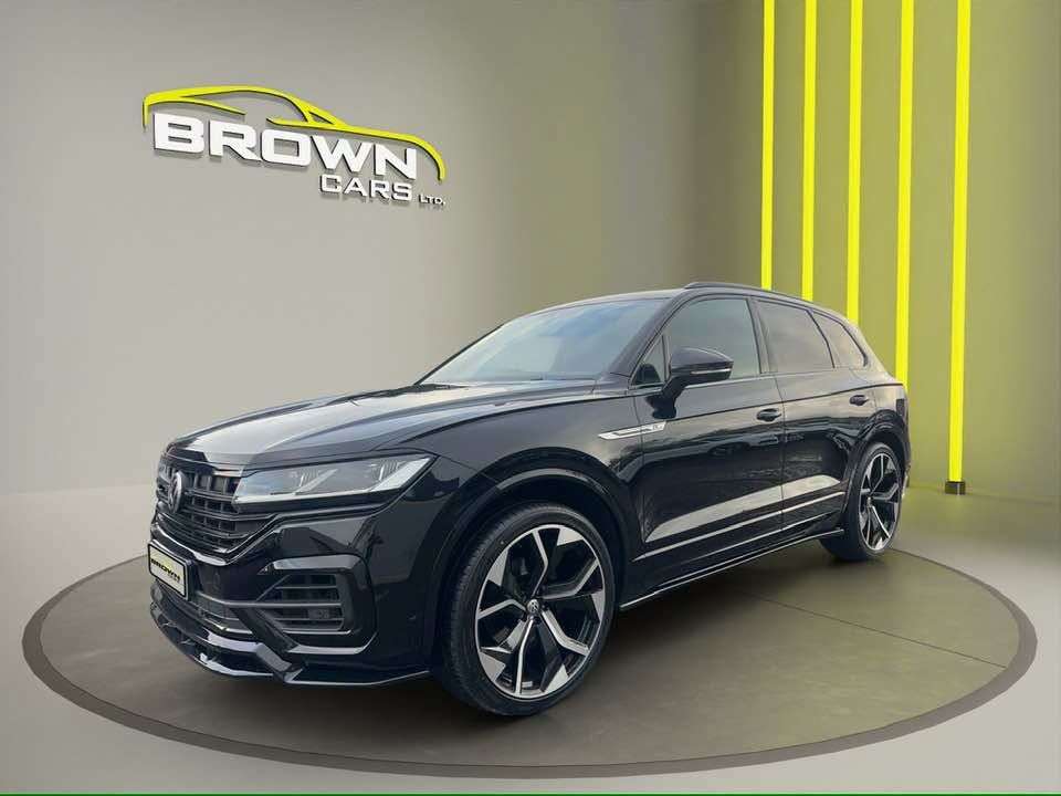 A 2019 VOLKSWAGEN TOUAREG 3.0 TDI V6 R-Line SUV 5dr Diesel Tiptronic 4Motion Euro 6 (s/s) (286 ps) A 2019 VOLKSWAGEN TOUAREG 3.0 TDI V6 R-Line SUV 5dr Diesel Tiptronic 4Motion Euro 6 (s/s) (286 ps)