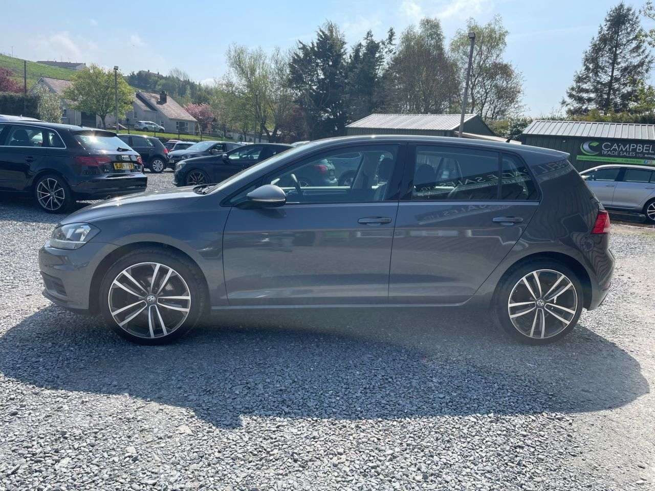 A 2019 VOLKSWAGEN GOLF 1.6 TDI S Hatchback 5dr Diesel Manual Euro 6 (s/s) (115 ps) A 2019 VOLKSWAGEN GOLF 1.6 TDI S Hatchback 5dr Diesel Manual Euro 6 (s/s) (115 ps)