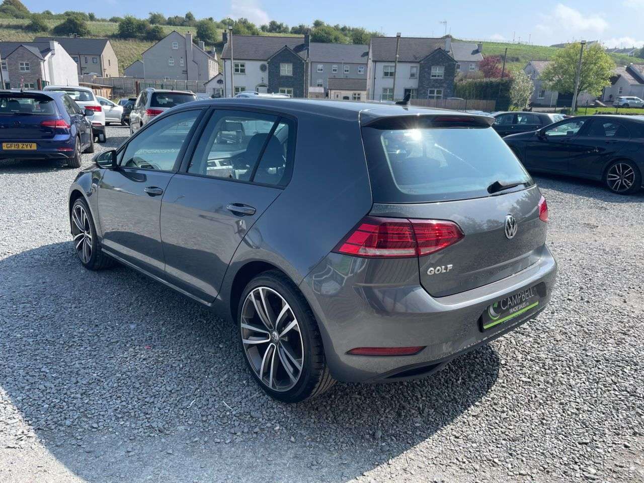 A 2019 VOLKSWAGEN GOLF 1.6 TDI S Hatchback 5dr Diesel Manual Euro 6 (s/s) (115 ps) A 2019 VOLKSWAGEN GOLF 1.6 TDI S Hatchback 5dr Diesel Manual Euro 6 (s/s) (115 ps)
