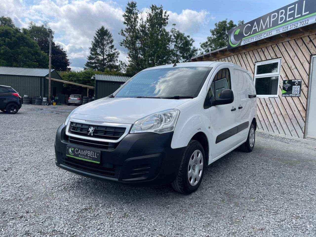 A 2018 PEUGEOT PARTNER 1.6 BlueHDi 855 Professional Panel Van 5dr Diesel Manual L1 Stop & Start (1 A 2018 PEUGEOT PARTNER 1.6 BlueHDi 855 Professional Panel Van 5dr Diesel Manual L1 Stop & Start (1