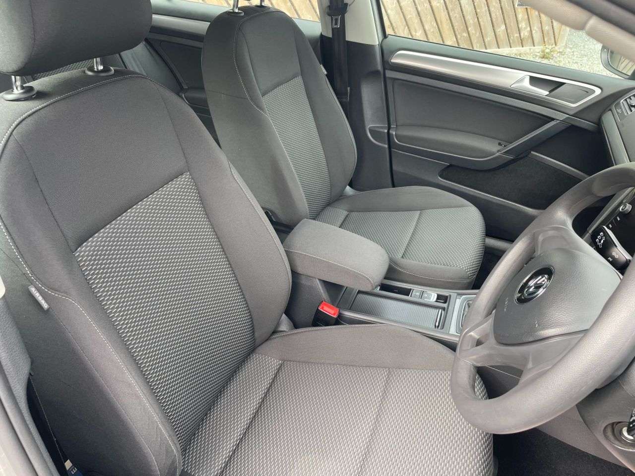 null VOLKSWAGEN GOLF null VOLKSWAGEN GOLF