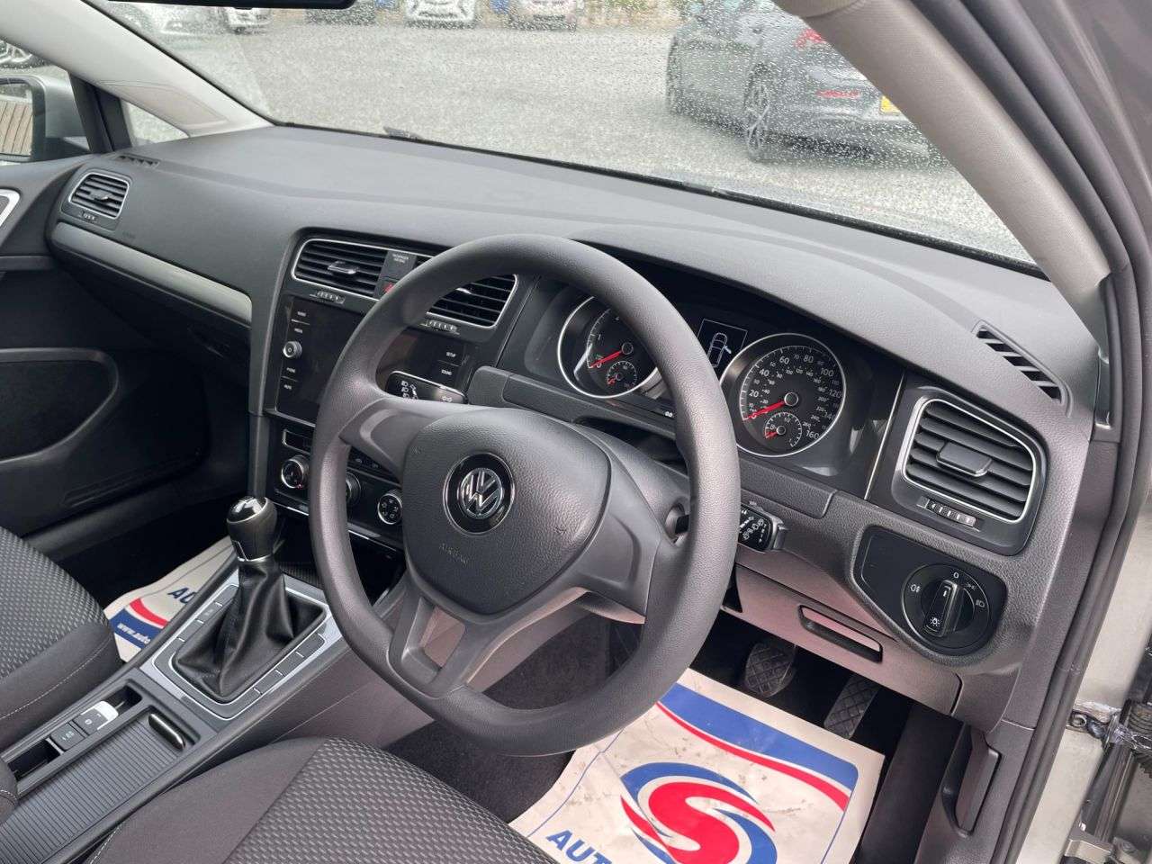 null VOLKSWAGEN GOLF null VOLKSWAGEN GOLF