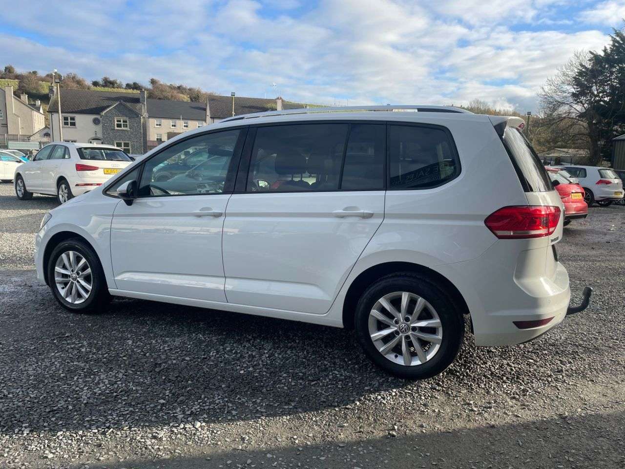 2017 VOLKSWAGEN TOURAN 2017 VOLKSWAGEN TOURAN
