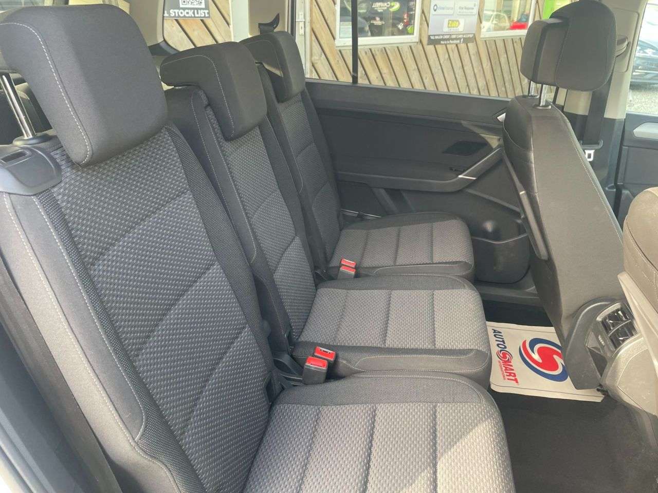 2017 VOLKSWAGEN TOURAN 2017 VOLKSWAGEN TOURAN