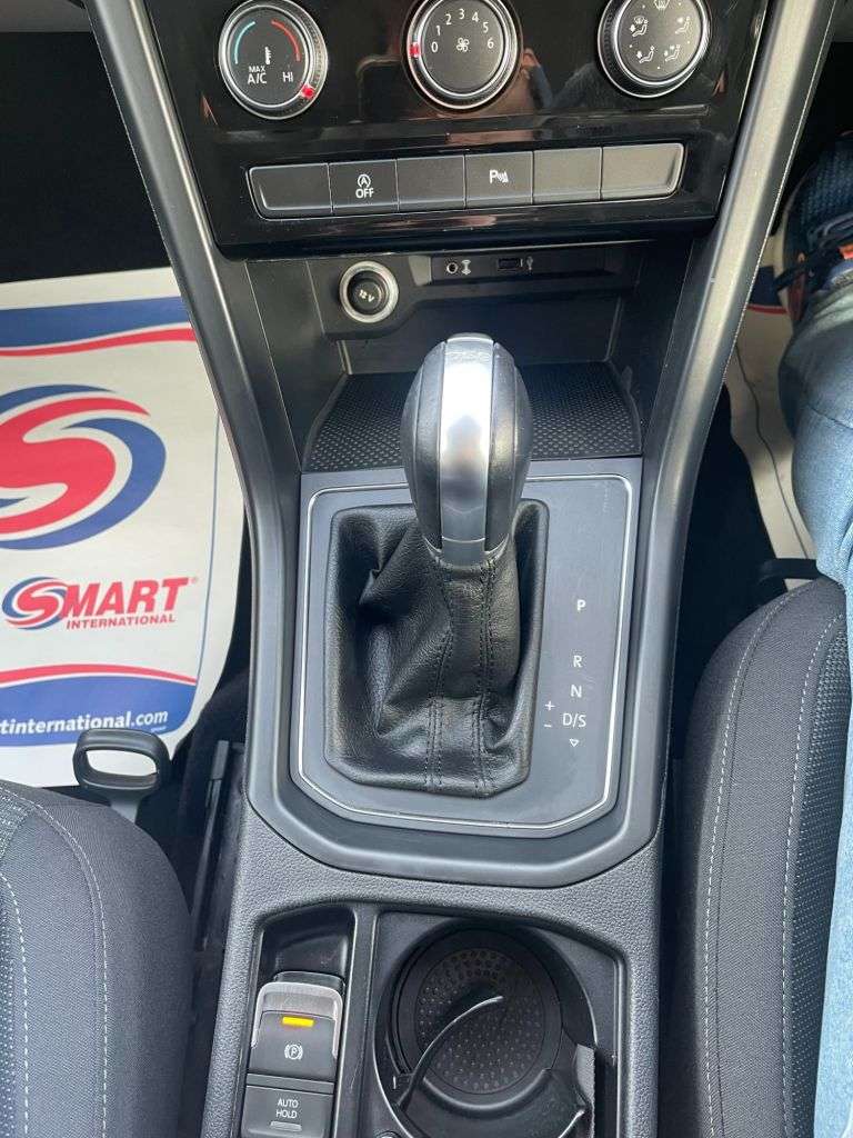 2017 VOLKSWAGEN TOURAN 2017 VOLKSWAGEN TOURAN