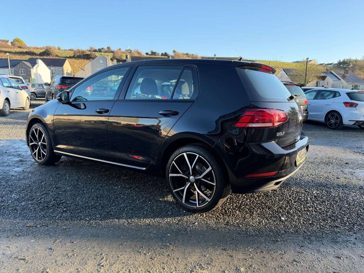 A 2017 VOLKSWAGEN GOLF 1.6 TDI SE Nav Hatchback 5dr Diesel Manual Euro 6 (s/s) (115 ps) A 2017 VOLKSWAGEN GOLF 1.6 TDI SE Nav Hatchback 5dr Diesel Manual Euro 6 (s/s) (115 ps)