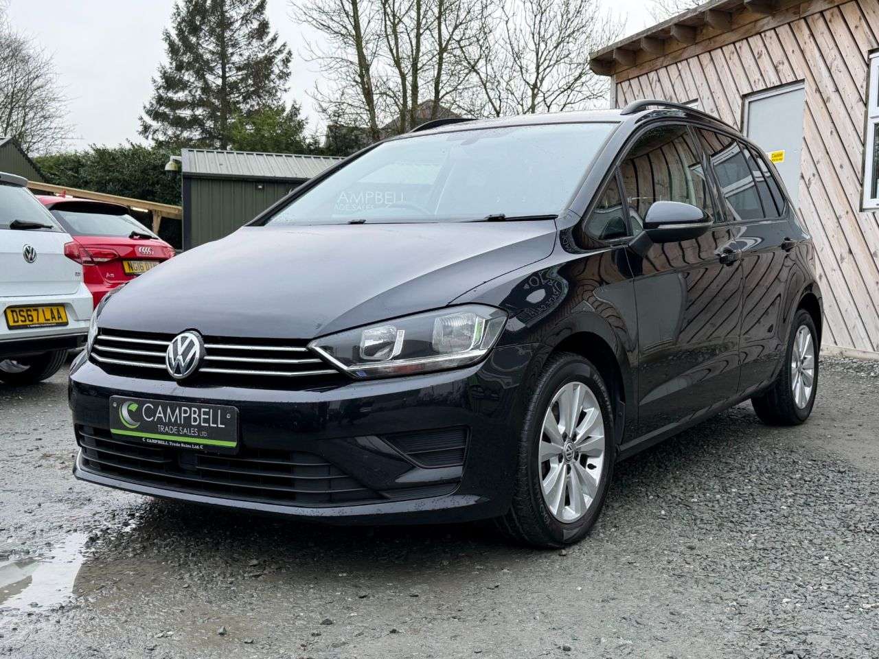 A 2016 VOLKSWAGEN GOLF SV 1.6 TDI BlueMotion Tech SE MPV 5dr Diesel DSG Euro 6 (s/s) (110 ps) A 2016 VOLKSWAGEN GOLF SV 1.6 TDI BlueMotion Tech SE MPV 5dr Diesel DSG Euro 6 (s/s) (110 ps)
