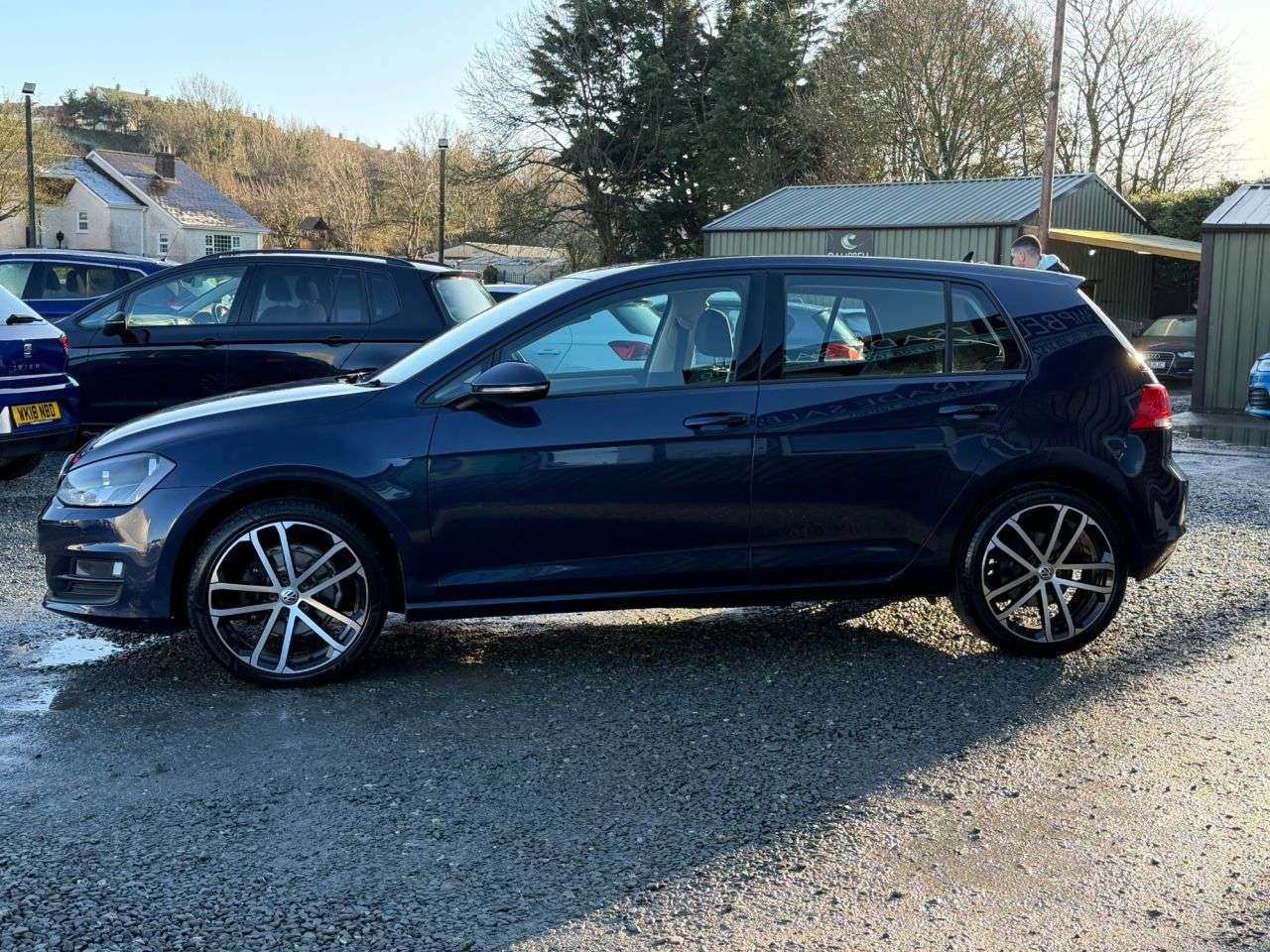 A 2016 VOLKSWAGEN GOLF 1.6 TDI BlueMotion Tech Match Edition Hatchback 5dr Diesel DSG Euro 6 (s/s) A 2016 VOLKSWAGEN GOLF 1.6 TDI BlueMotion Tech Match Edition Hatchback 5dr Diesel DSG Euro 6 (s/s)