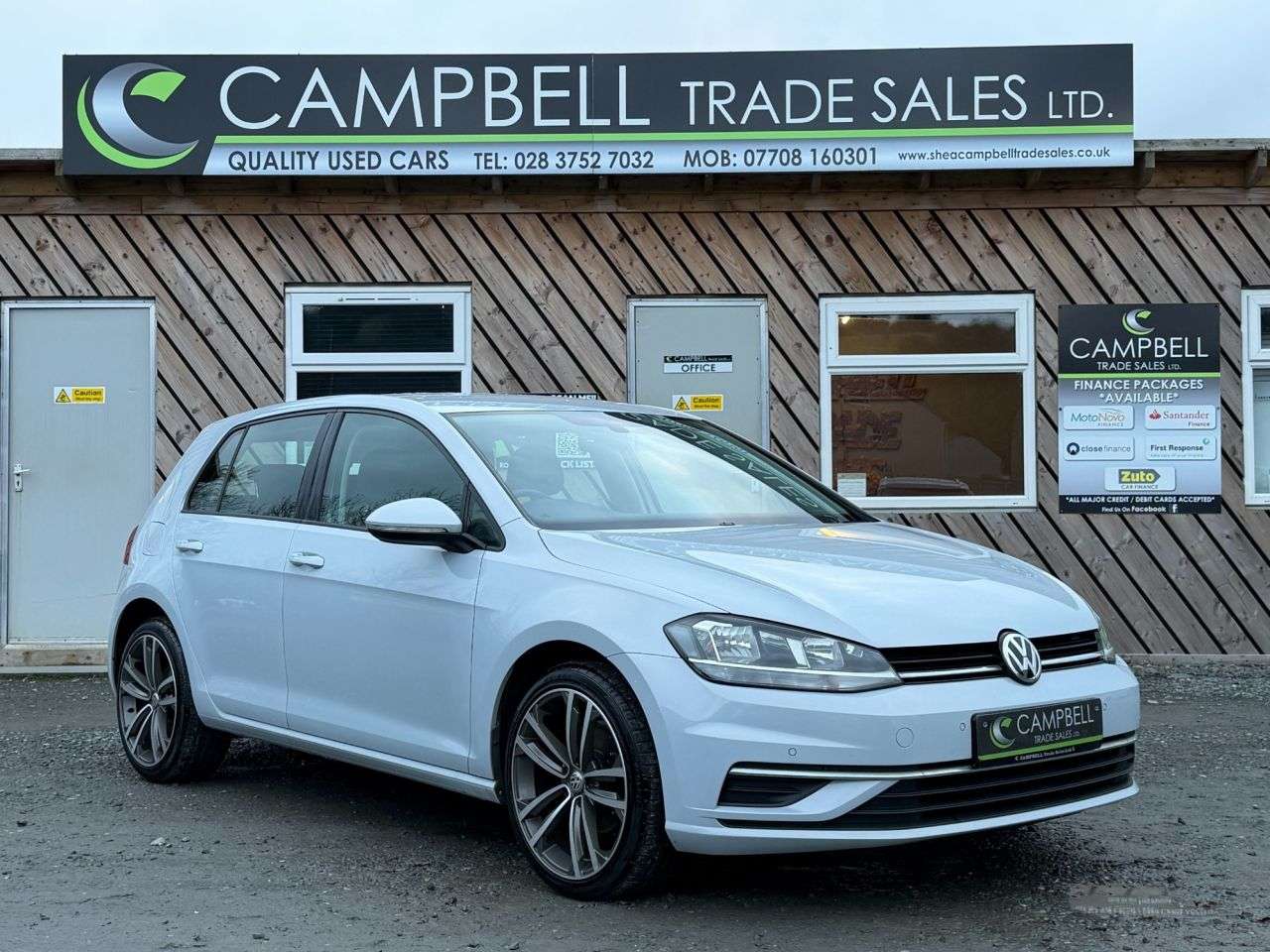 A 2017 VOLKSWAGEN GOLF 1.4 TSI BlueMotion Tech SE Nav Hatchback 5dr Petrol DSG Euro 6 (s/s) (125 p A 2017 VOLKSWAGEN GOLF 1.4 TSI BlueMotion Tech SE Nav Hatchback 5dr Petrol DSG Euro 6 (s/s) (125 p