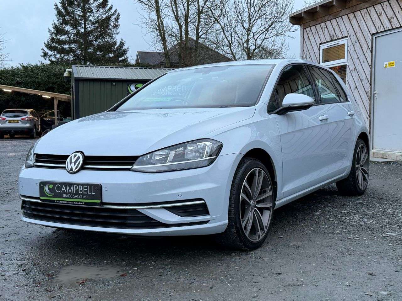 A 2017 VOLKSWAGEN GOLF 1.4 TSI BlueMotion Tech SE Nav Hatchback 5dr Petrol DSG Euro 6 (s/s) (125 p A 2017 VOLKSWAGEN GOLF 1.4 TSI BlueMotion Tech SE Nav Hatchback 5dr Petrol DSG Euro 6 (s/s) (125 p