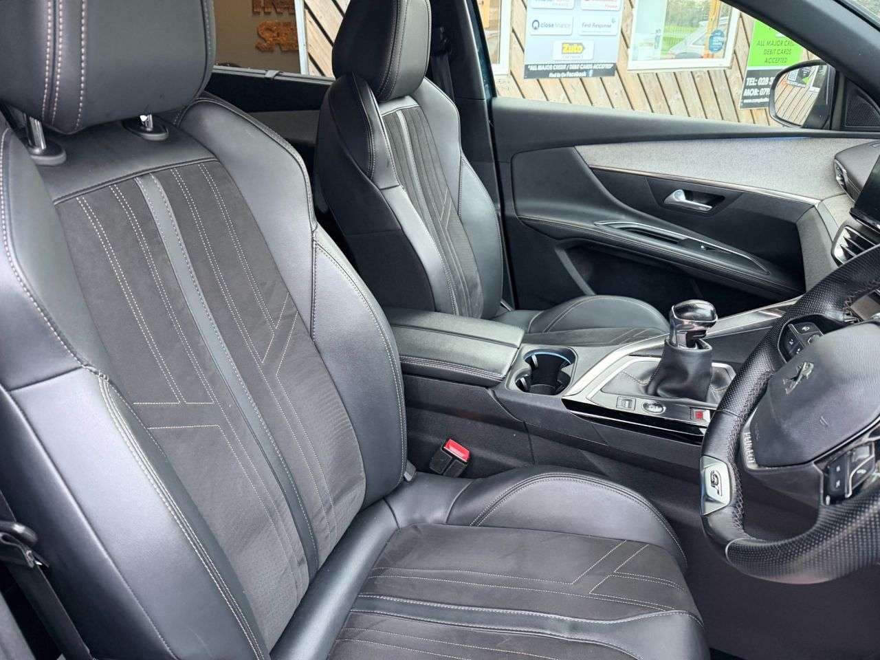 2021 PEUGEOT 5008 2021 PEUGEOT 5008