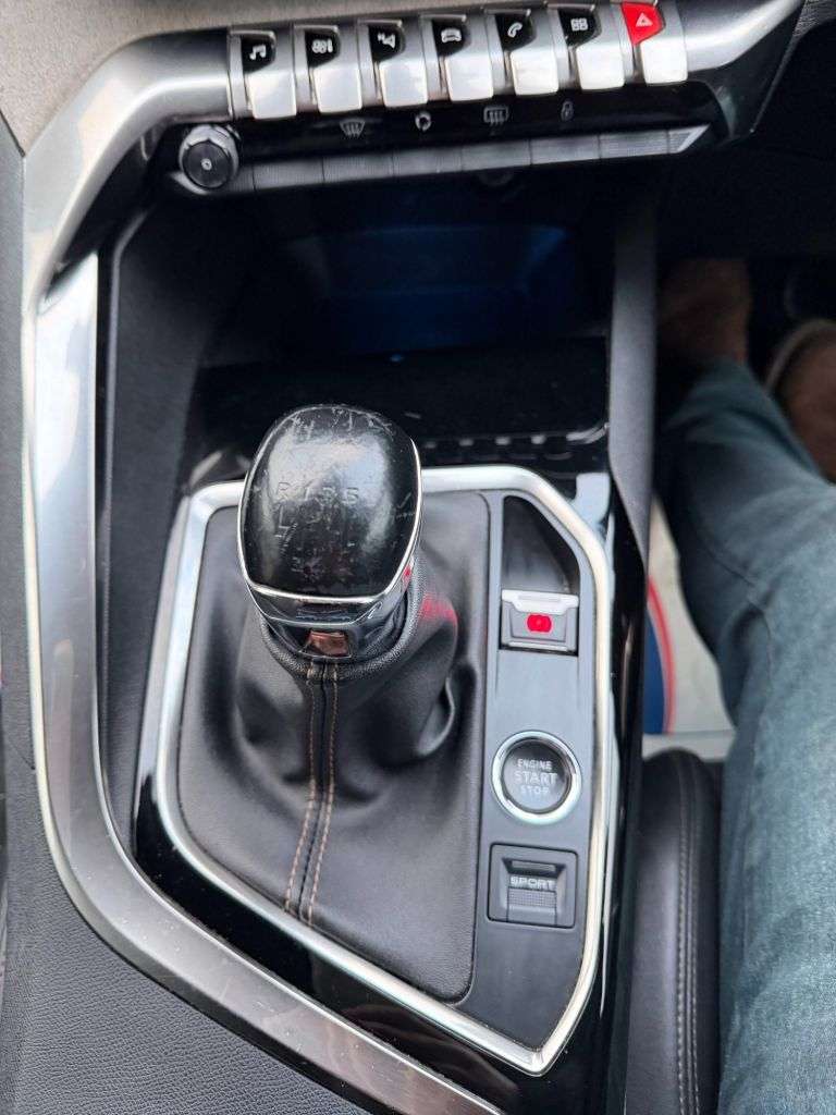 2021 PEUGEOT 5008 2021 PEUGEOT 5008