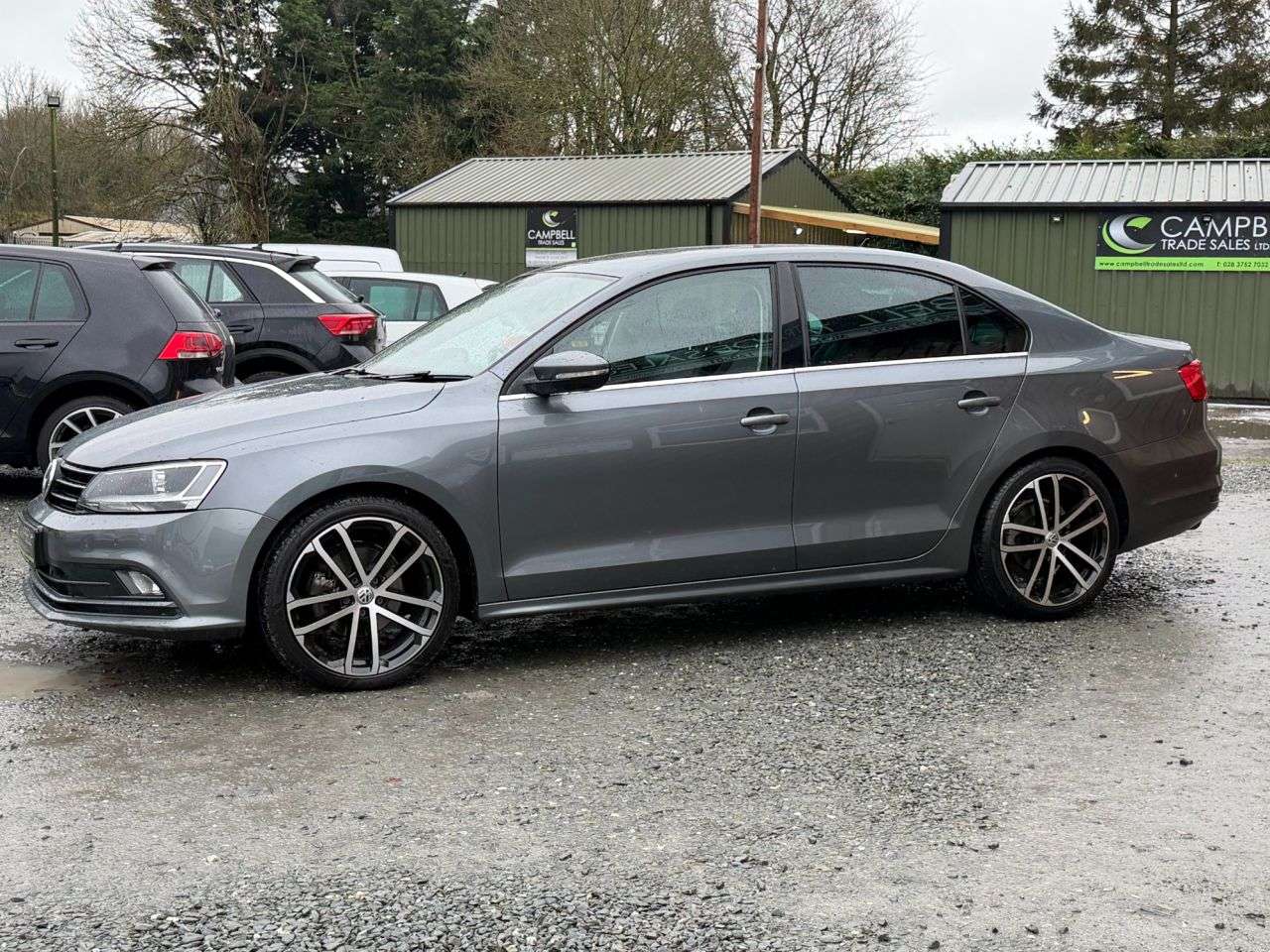 A 2014 VOLKSWAGEN JETTA 2.0 TDI BlueMotion Tech GT Saloon 4dr Diesel DSG Euro 6 (s/s) (150 ps) A 2014 VOLKSWAGEN JETTA 2.0 TDI BlueMotion Tech GT Saloon 4dr Diesel DSG Euro 6 (s/s) (150 ps)